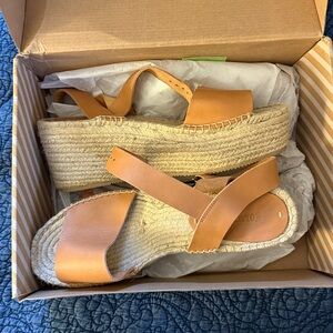 Soludos Tan Wedges